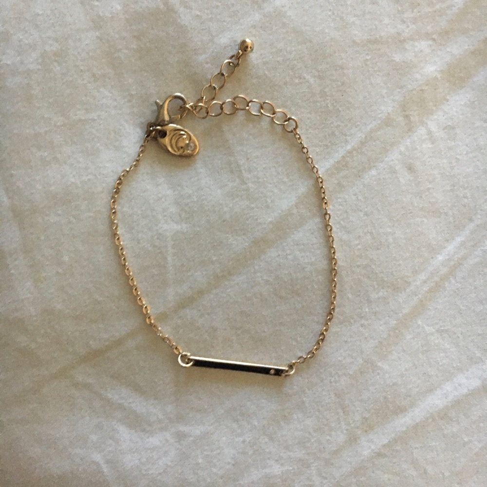 Simple, delicate gold-plated bracelet